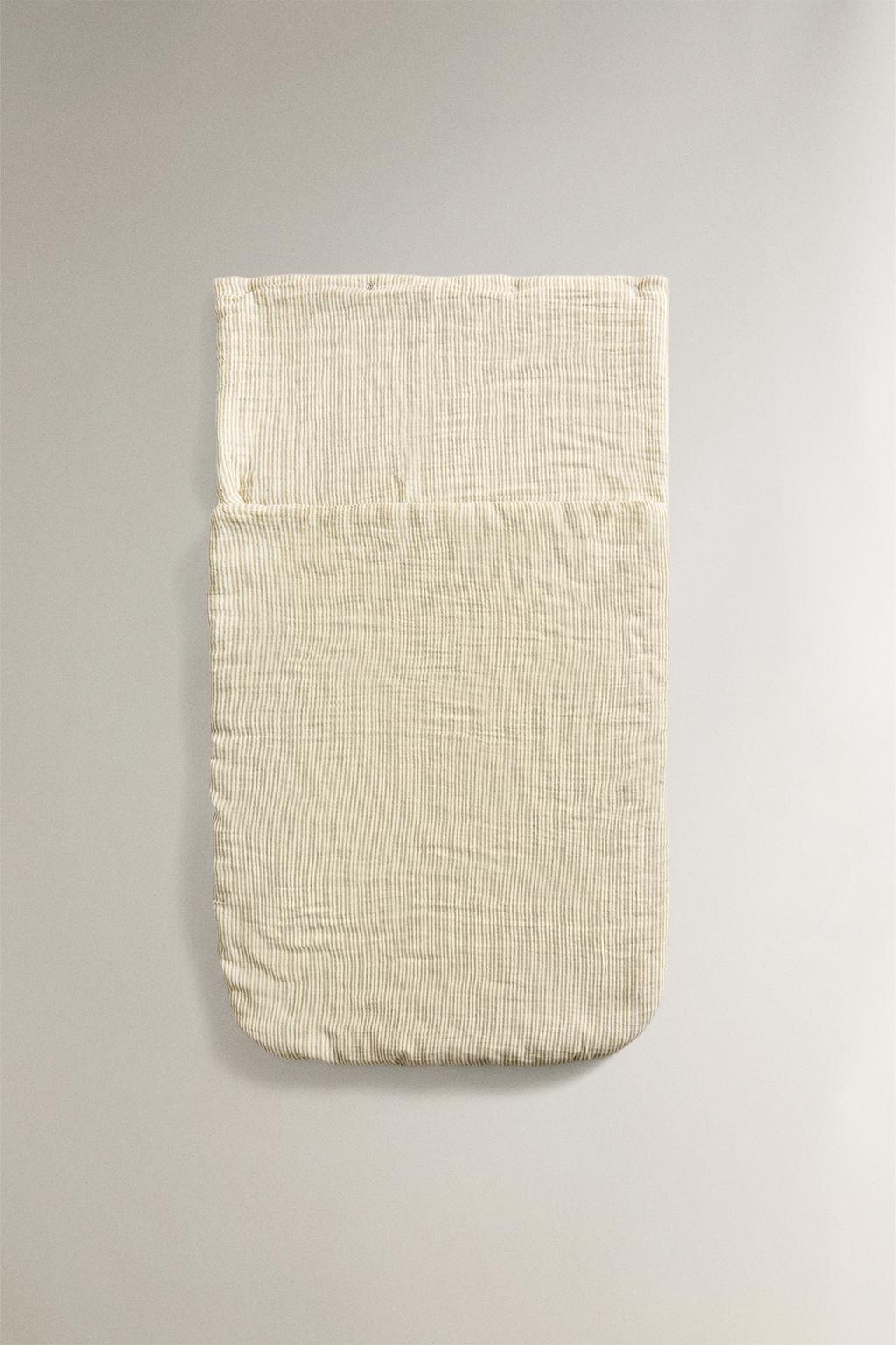 Пеленка для колыбели из муслина в полоску