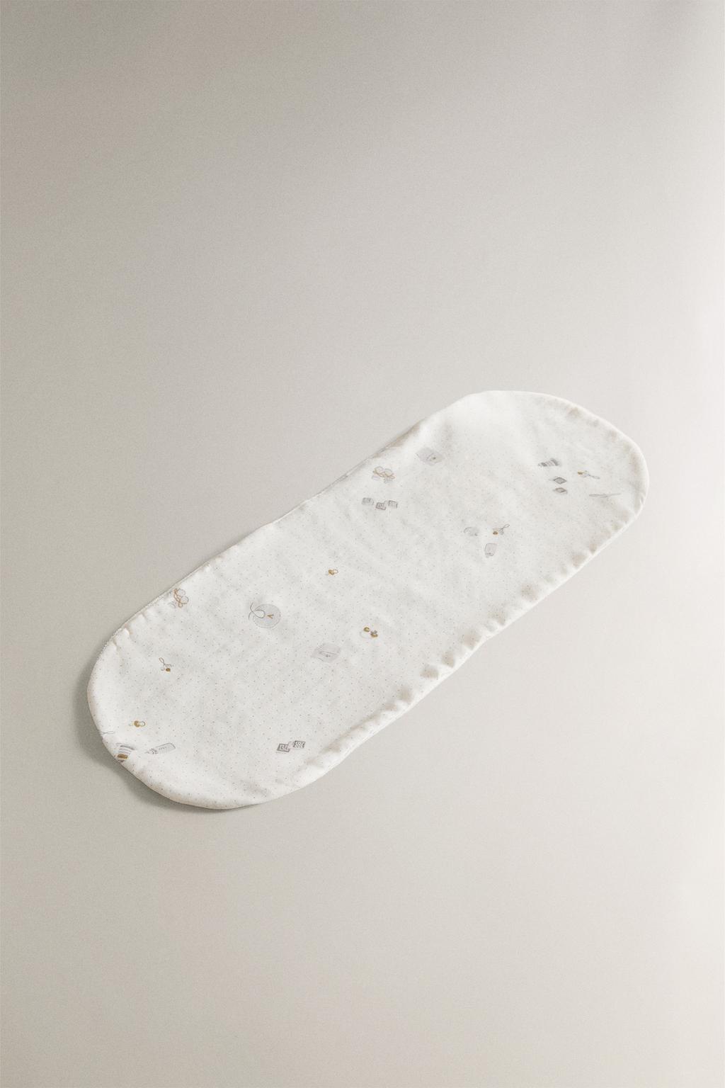 Детский плечевой слюнявчик