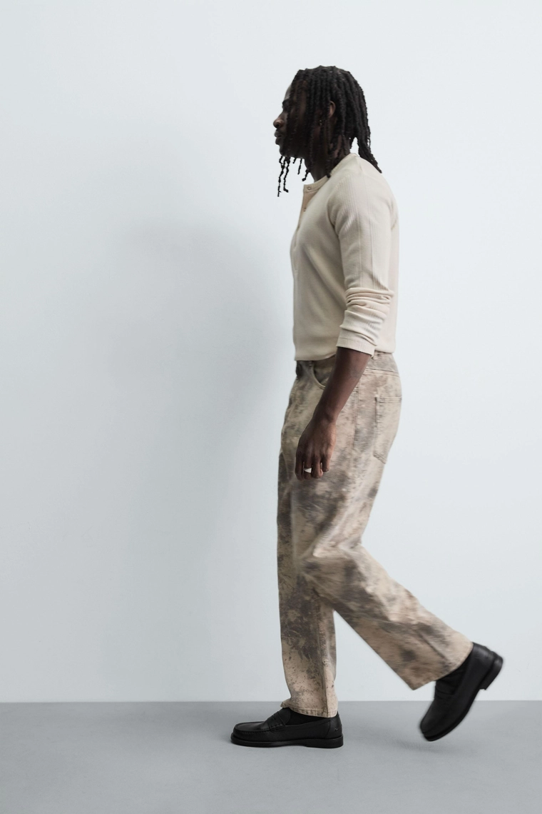 Брюки свободного кроя с абстрактным принтом