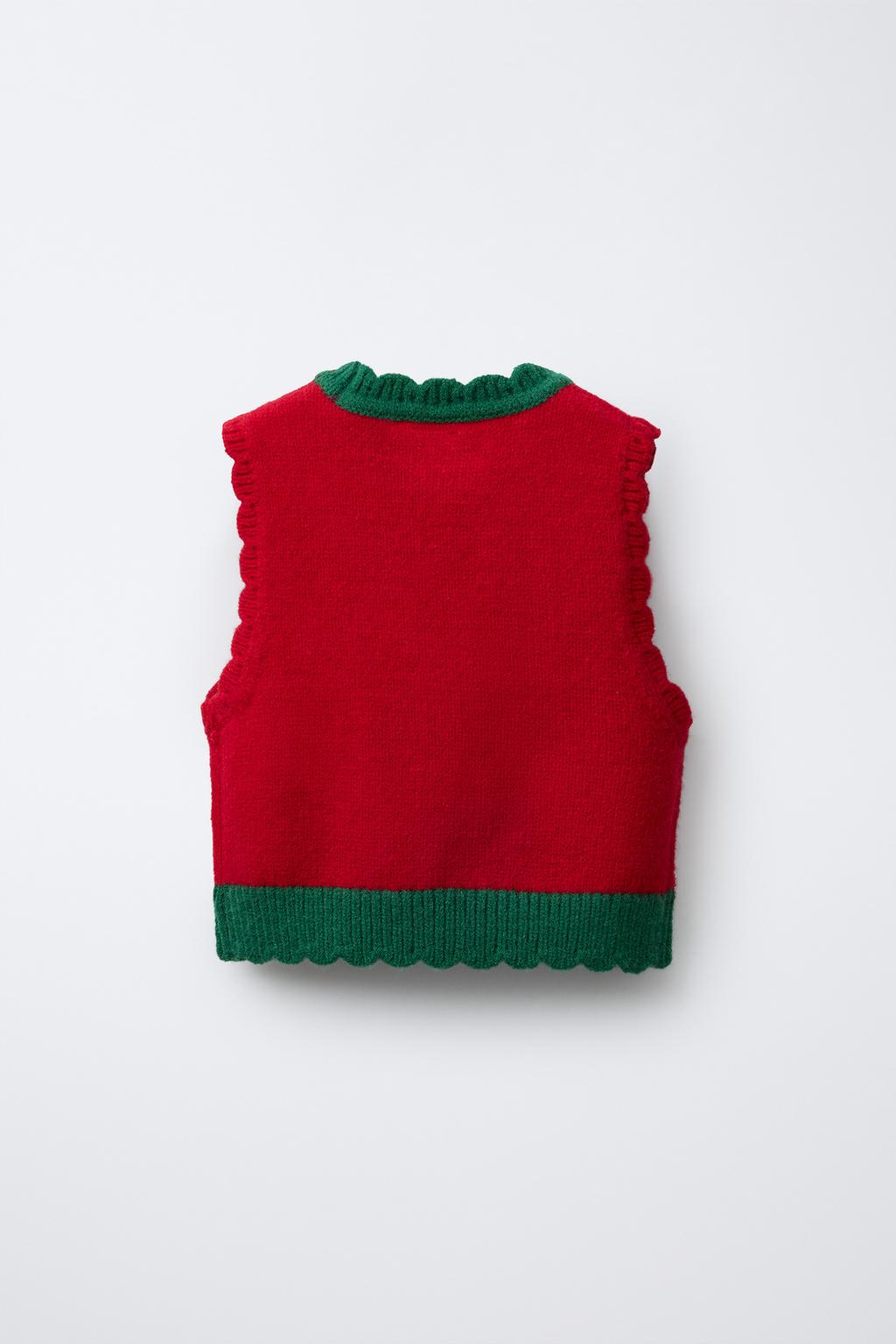 ВЯЗАНЫЙ ЖИЛЕТ С АППЛИКАЦИЯМИ КРОШЕ