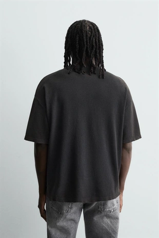 Трикотажная футболка с контрастным принтом- Заказать в России