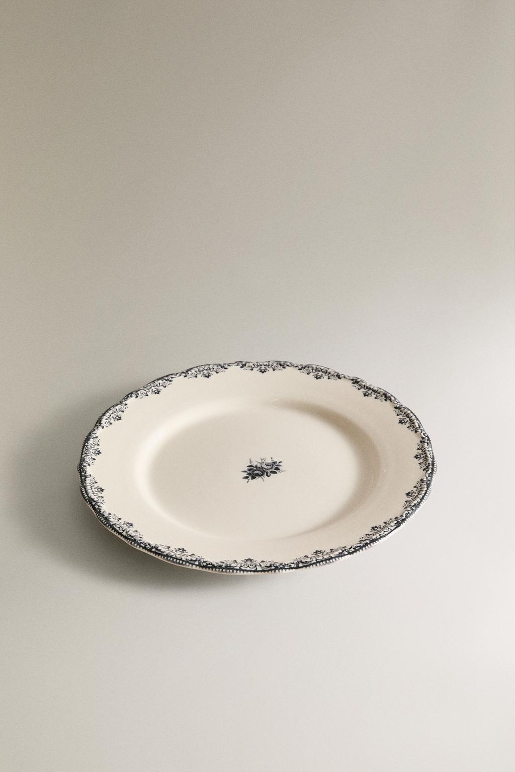 Тарелка для ужина с дизайном расположения