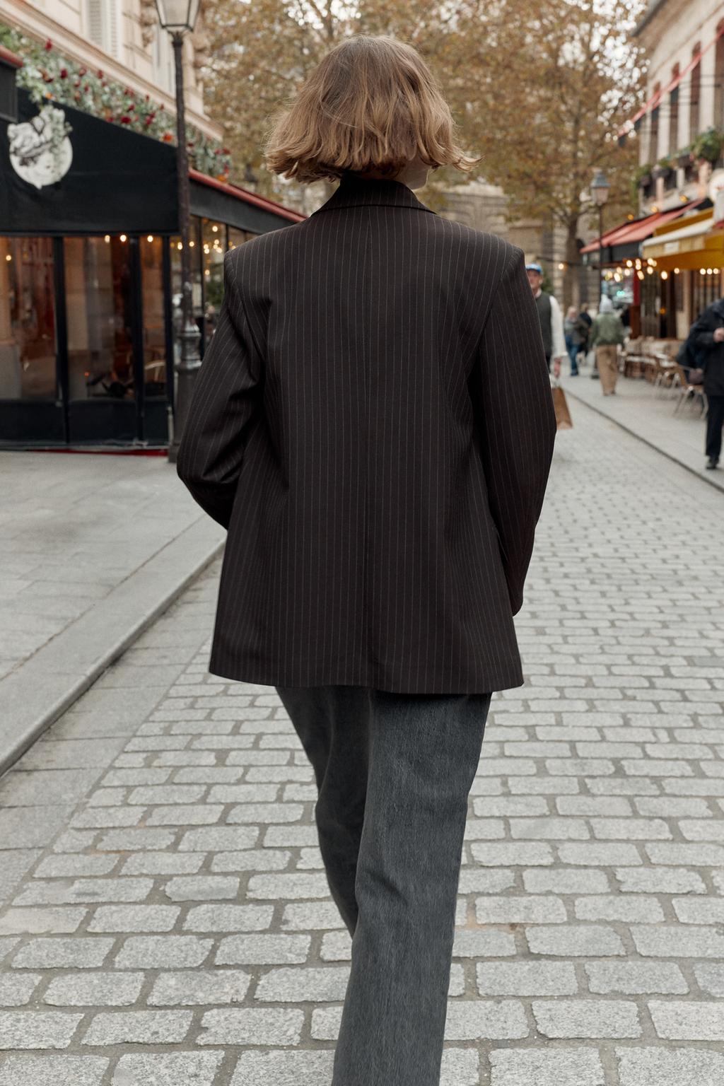 ДВУБОРТНЫЙ БЛЕЙЗЕР OVERSIZE В ТОНКУЮ ПОЛОСКУ