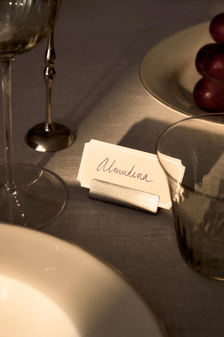 Набор из металлических держателей и карточек