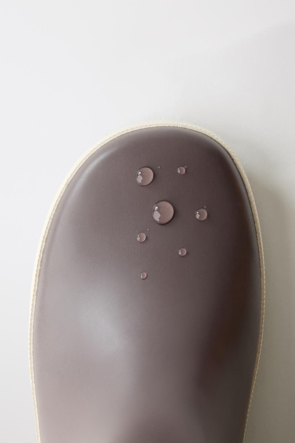 Резиновые сапоги в мультитоновом дизайне