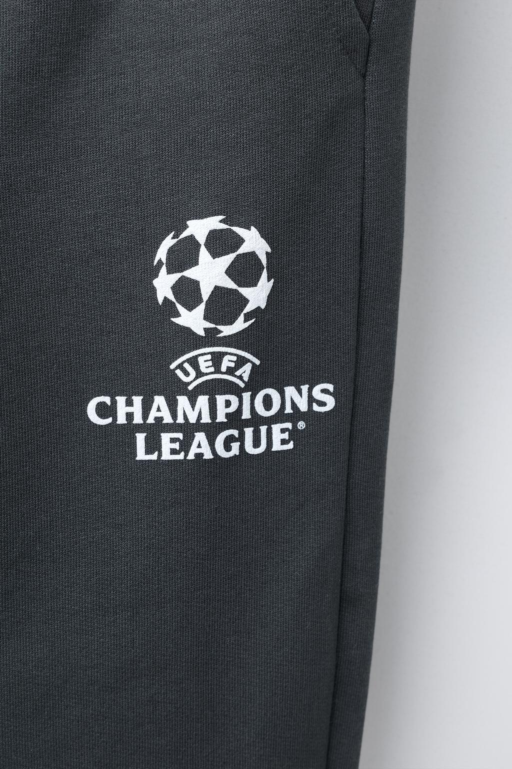 БРЮКИ-ДЖОГГЕРЫ UEFA CHAMPIONS LEAGUE ®