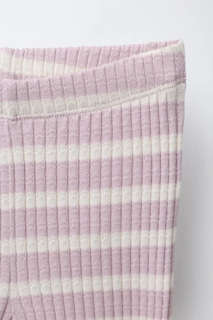 Комплект из футболки и расклешенных легинсов в рубчик в полоску