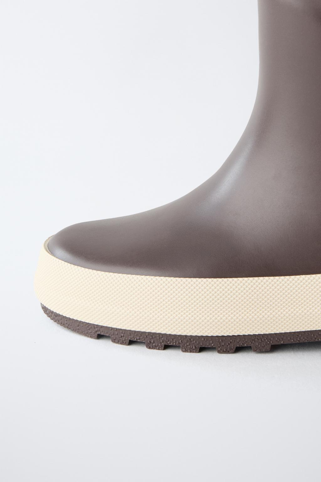 Резиновые сапоги с блоками цветов