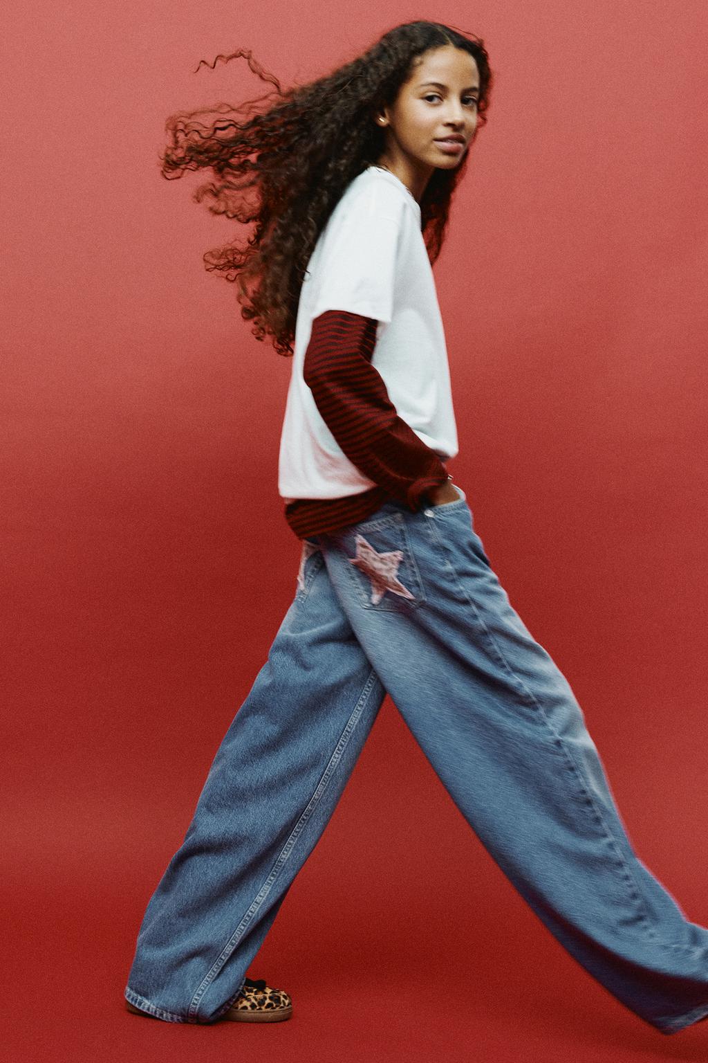 ДЖИНСЫ WIDE LEG С НАШИВКАМИ И АНИМАЛИСТИЧЕСКИМ ПРИНТОМ