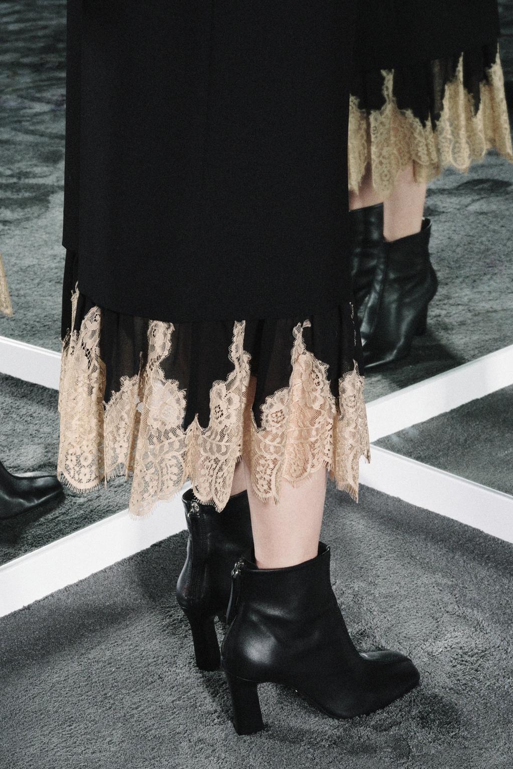 БОТИЛЬОНЫ НА КАБЛУКЕ ИЗ КОЖИ. ЛИМИТИРОВАННАЯ СЕРИЯ