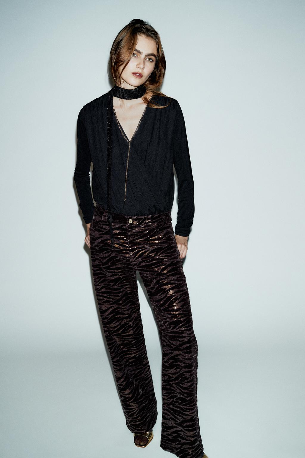 БОДИ С ДРАПИРОВКОЙ И ЦЕПОЧКОЙ