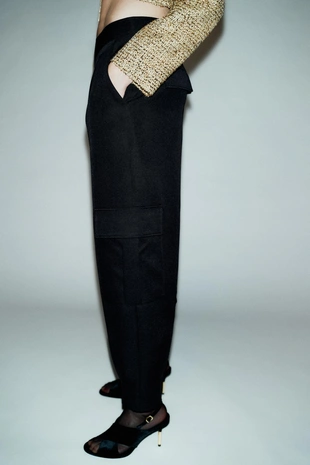 Брюки CARROT FIT с карманом карго- Заказать в России