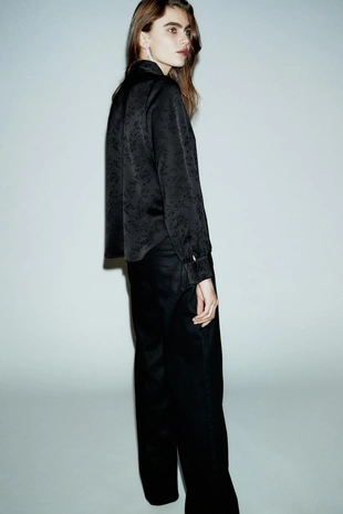 Рубашка жаккард цветы брошь- Заказать в России