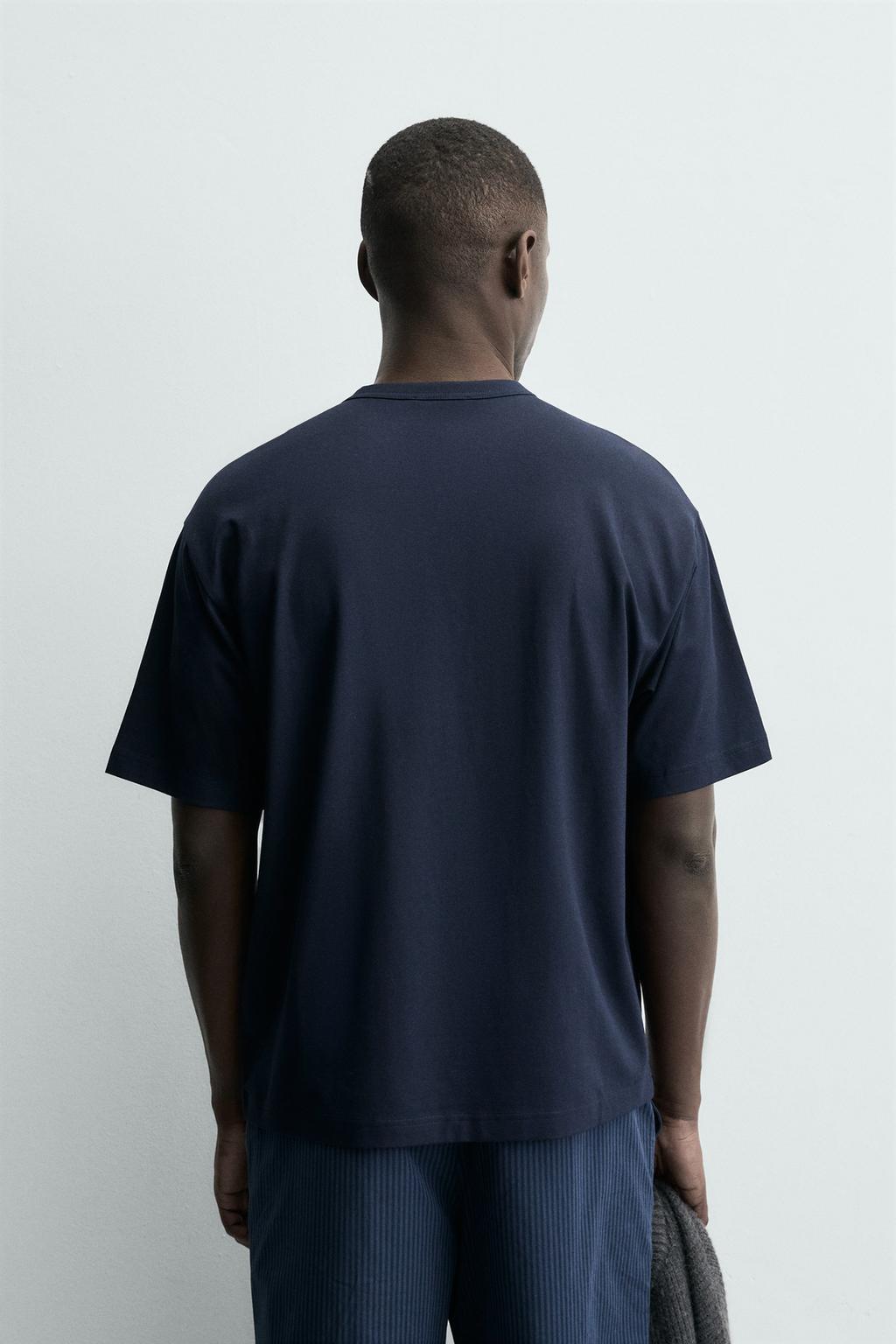 СВОБОДНАЯ ПИЖАМА С КОНТРАСТНЫМИ ДЕТАЛЯМИ