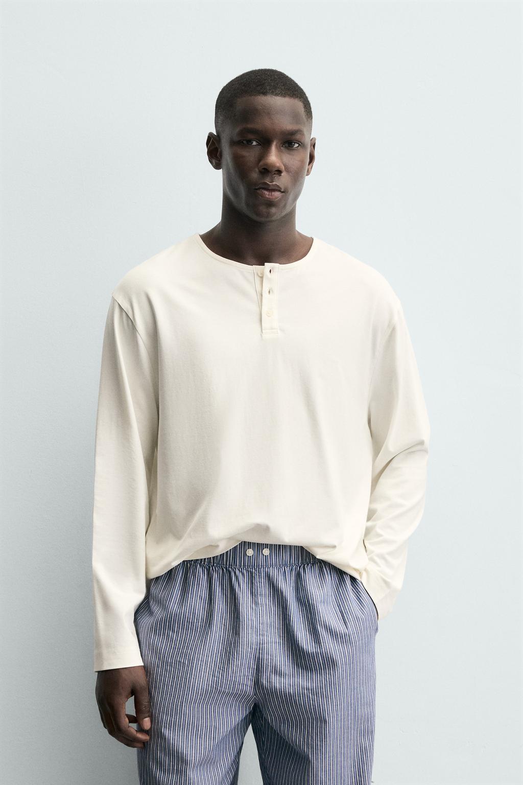 КОНТРАСТНАЯ ПИЖАМА ИЗ СТРУЯЩЕЙСЯ ТКАНИ