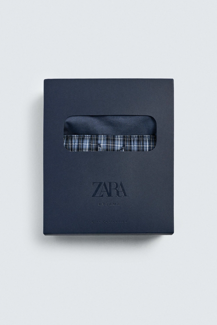 Пижама в клетку, состоящая из футболки и брюк