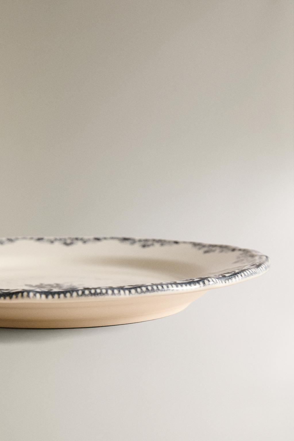 Десертная тарелка с дизайном подложки