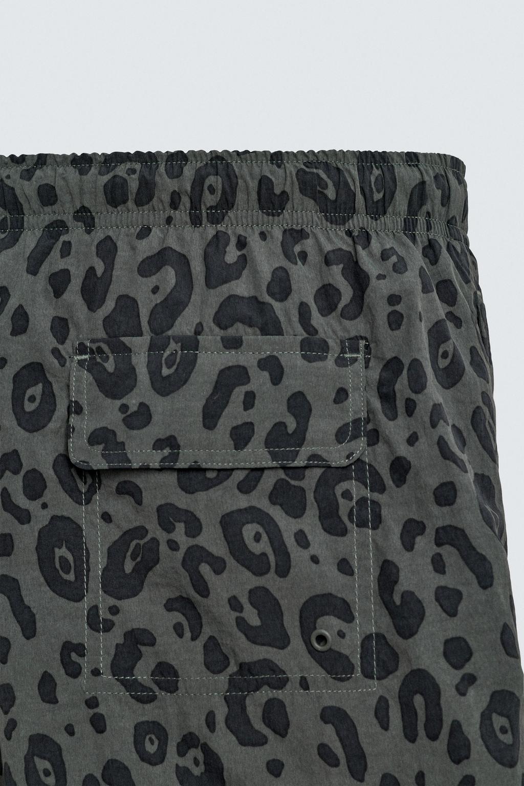 Плавки с короткими шортами в анималистическом принте