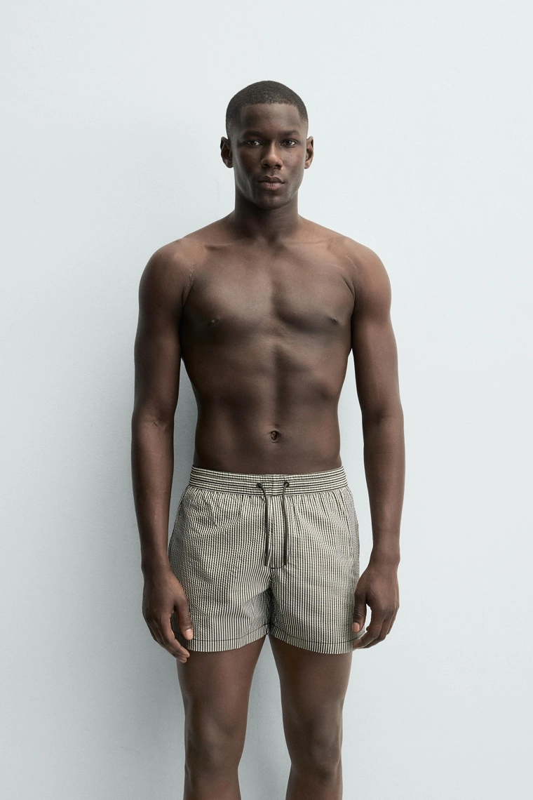 Средние пляжные шорты из сеерсакера