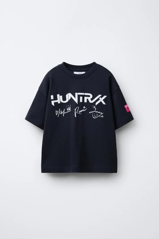 ФУТБОЛКА С ПРИНТОМ «Kpop Demon Hunters» © Netflix
