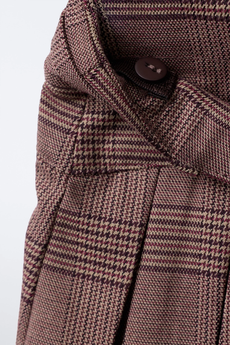 Шорты-бермуды в клетку с двойным поясом