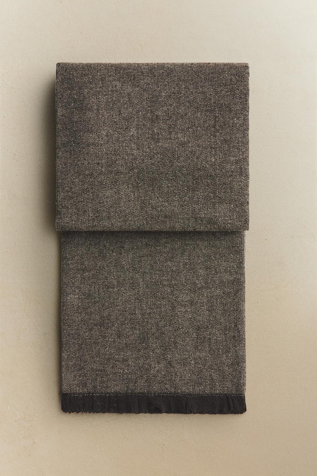 Плед с бахромой