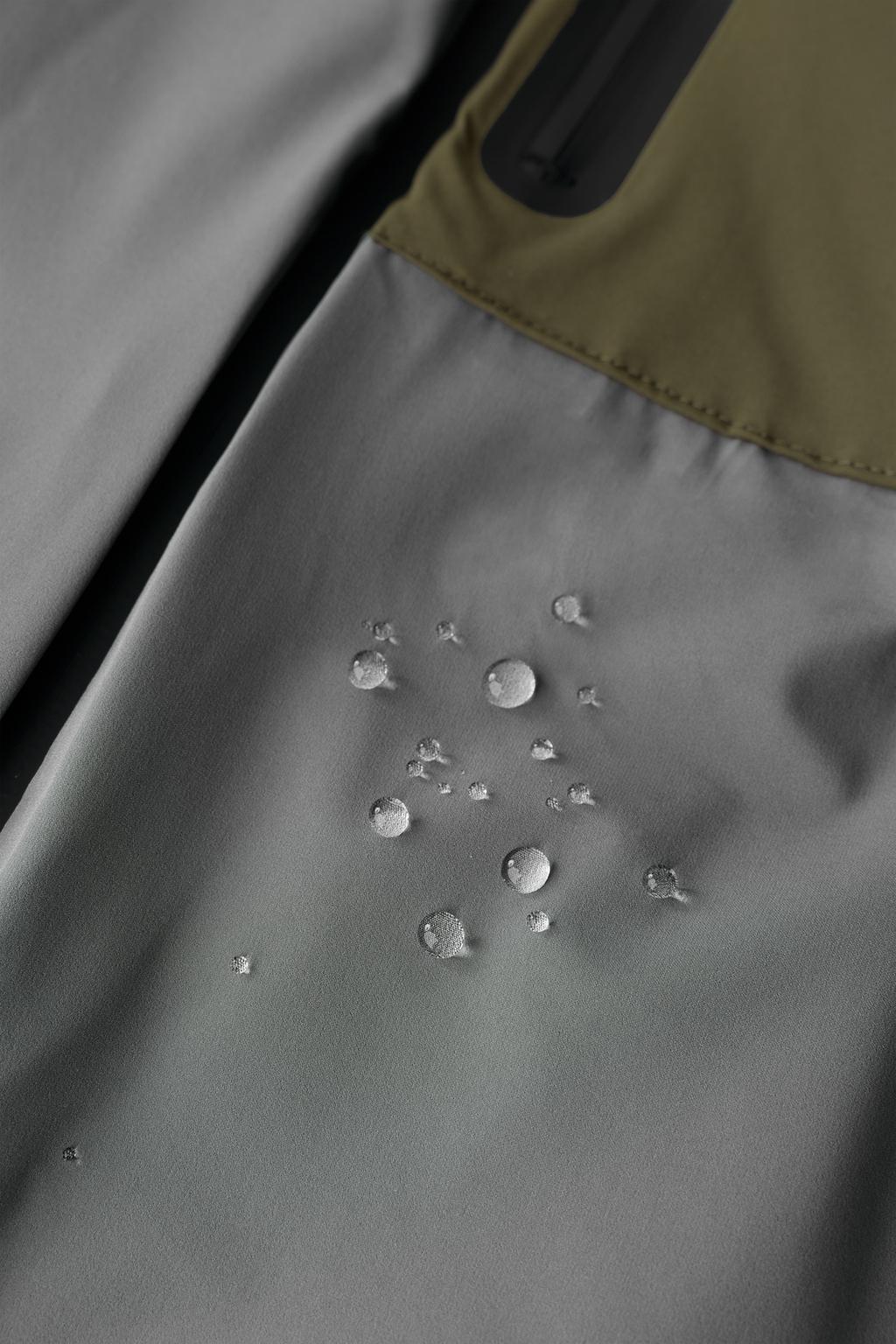 COLOUR BLOCK HOODED WATERPROOF AND WINDPROOF JACKET RECCO® SYSTEM SKI COLLECTION