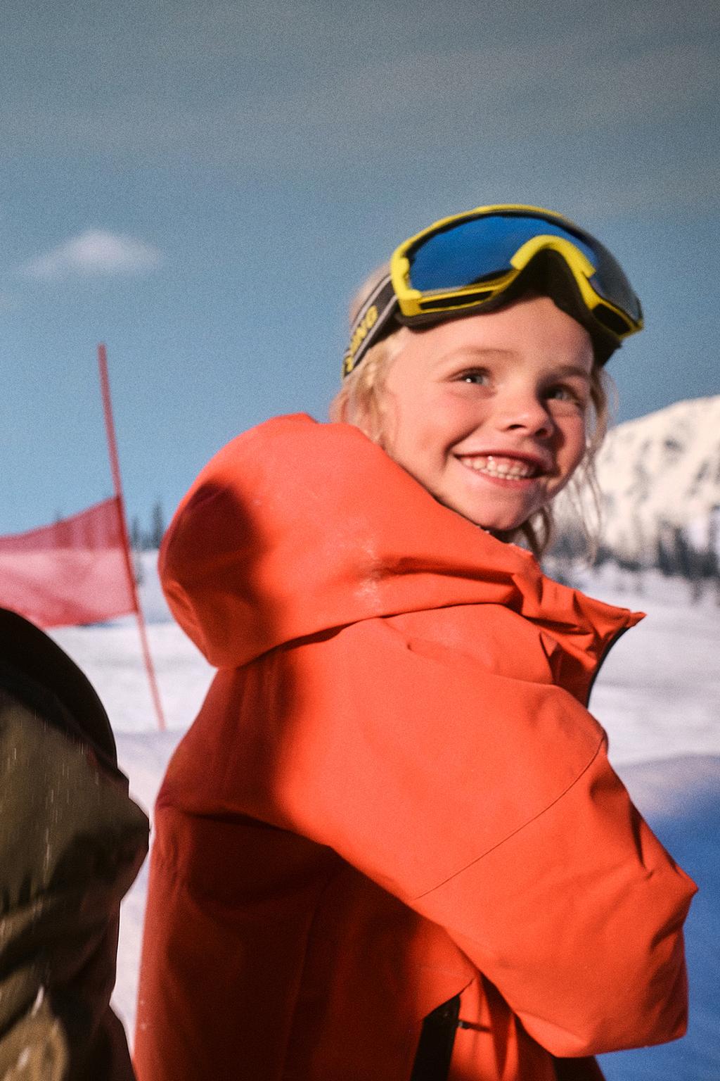 COLOUR BLOCK HOODED WATERPROOF AND WINDPROOF JACKET RECCO® SYSTEM SKI COLLECTION