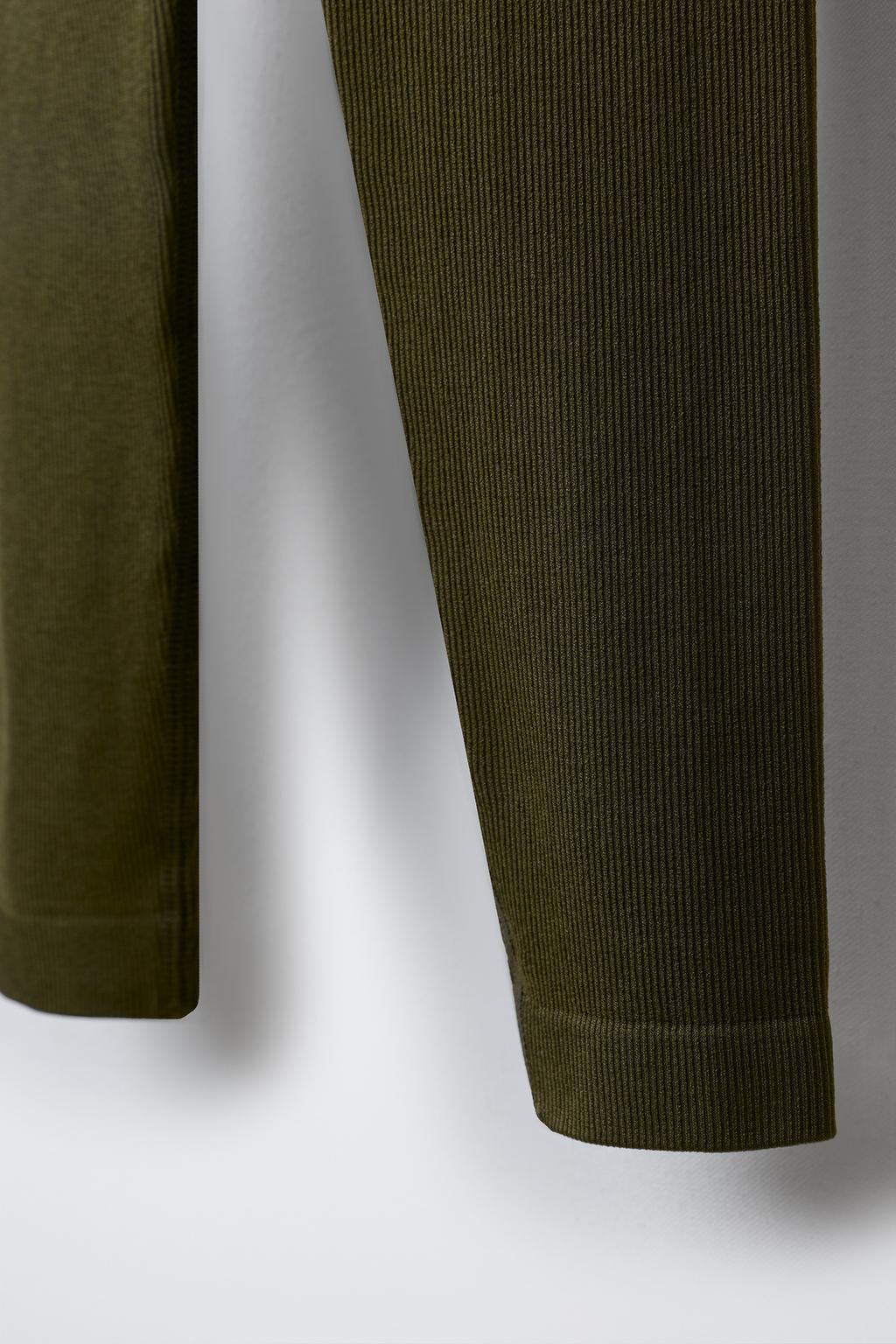 БЕСШОВНЫЕ ДЫШАЩИЕ ЛЕГИНСЫ SKI COLLECTION