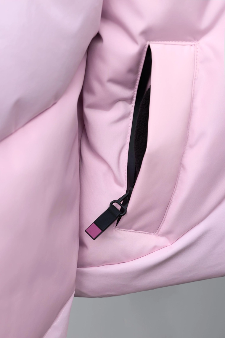 Пуховик с жаккардовым логотипом