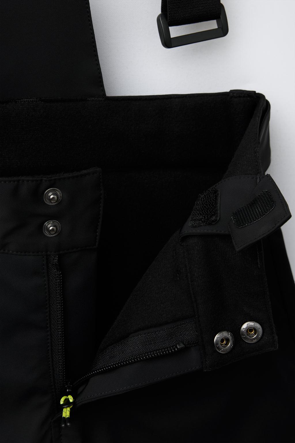 БРЮКИ НА ПОДТЯЖКАХ WATER RESISTANT И WINDPROOF С СИСТЕМОЙ RECCO® ИЗ ЛЫЖНОЙ КОЛЛЕКЦИИ