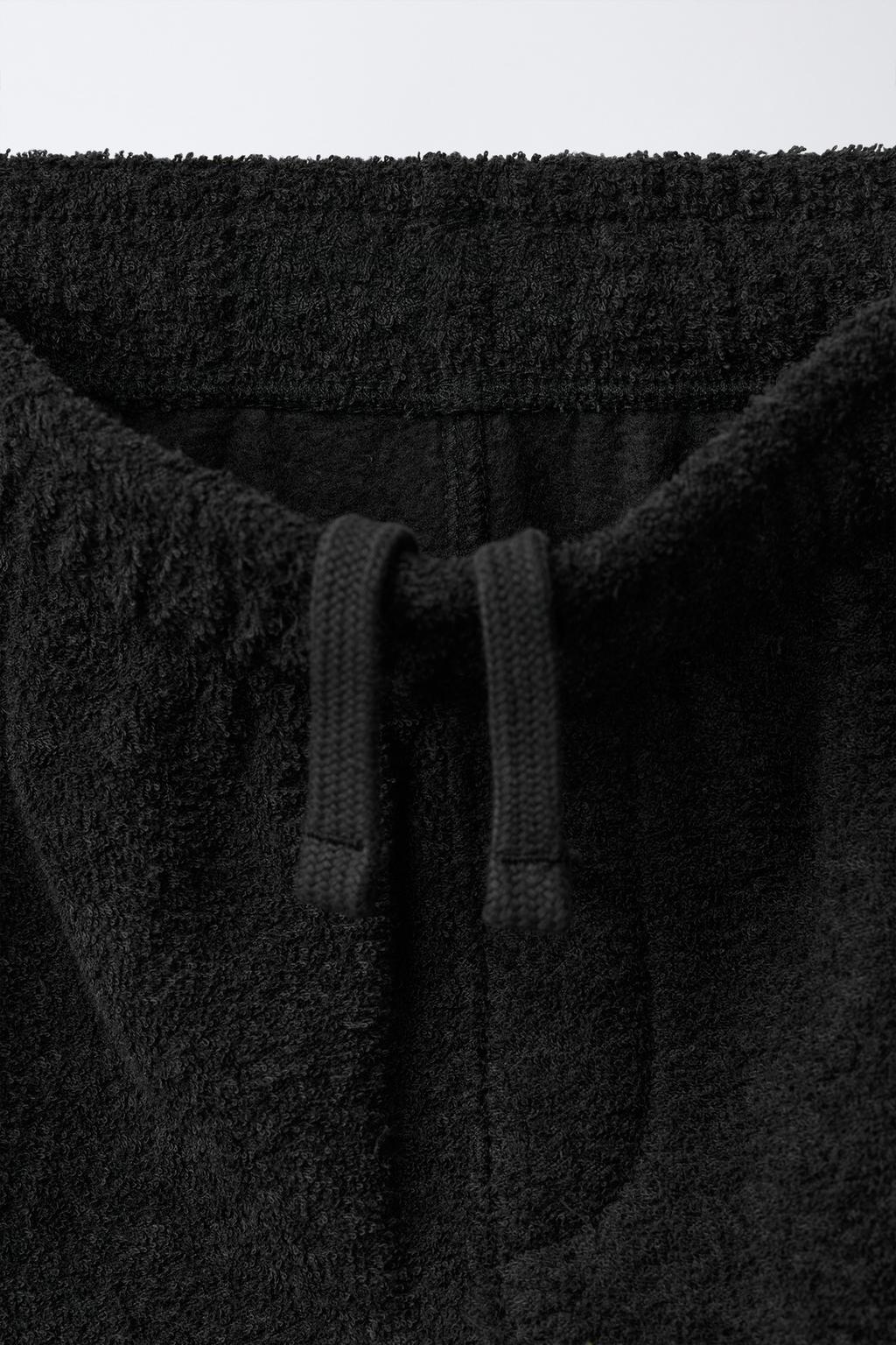 КОМПЛЕКТ ИЗ ТОЛСТОВКИ И БРЮК WIDE LEG С НАШИВКОЙ И ТЕКСТУРОЙ