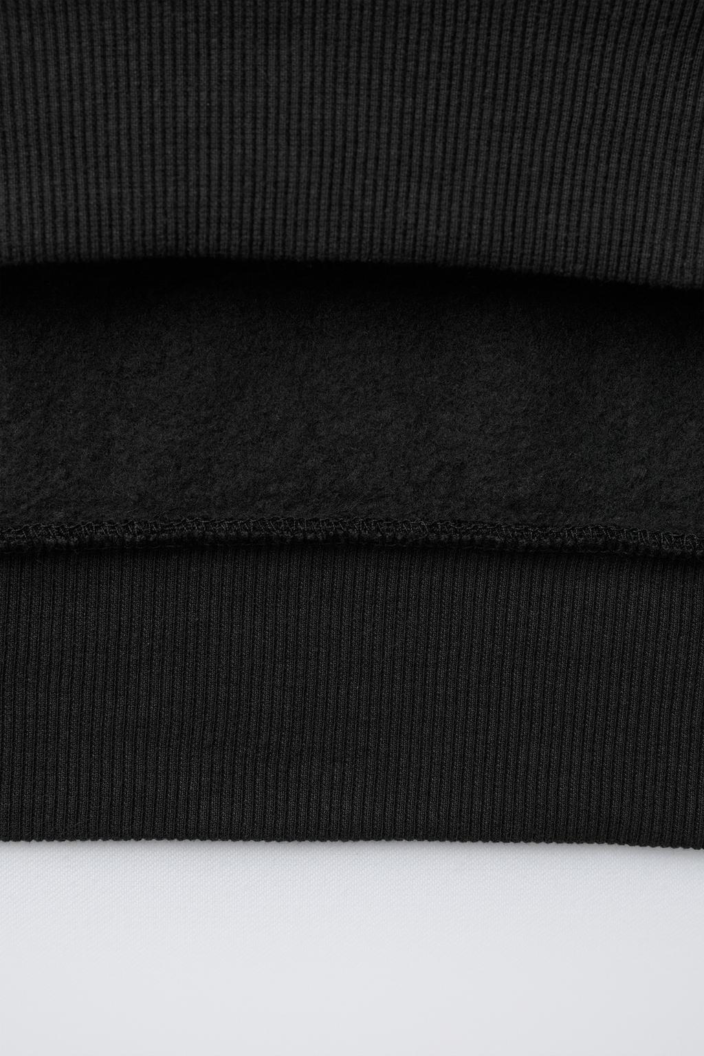 КОМПЛЕКТ ИЗ ТОЛСТОВКИ И БРЮК WIDE LEG С НАШИВКОЙ И ТЕКСТУРОЙ