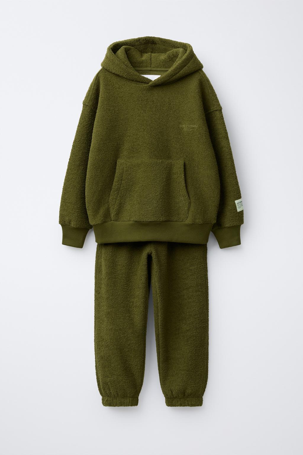 HOODIE SWEATSHIRT AND JOGGER TROUSERS WITH LABEL TEXTURE