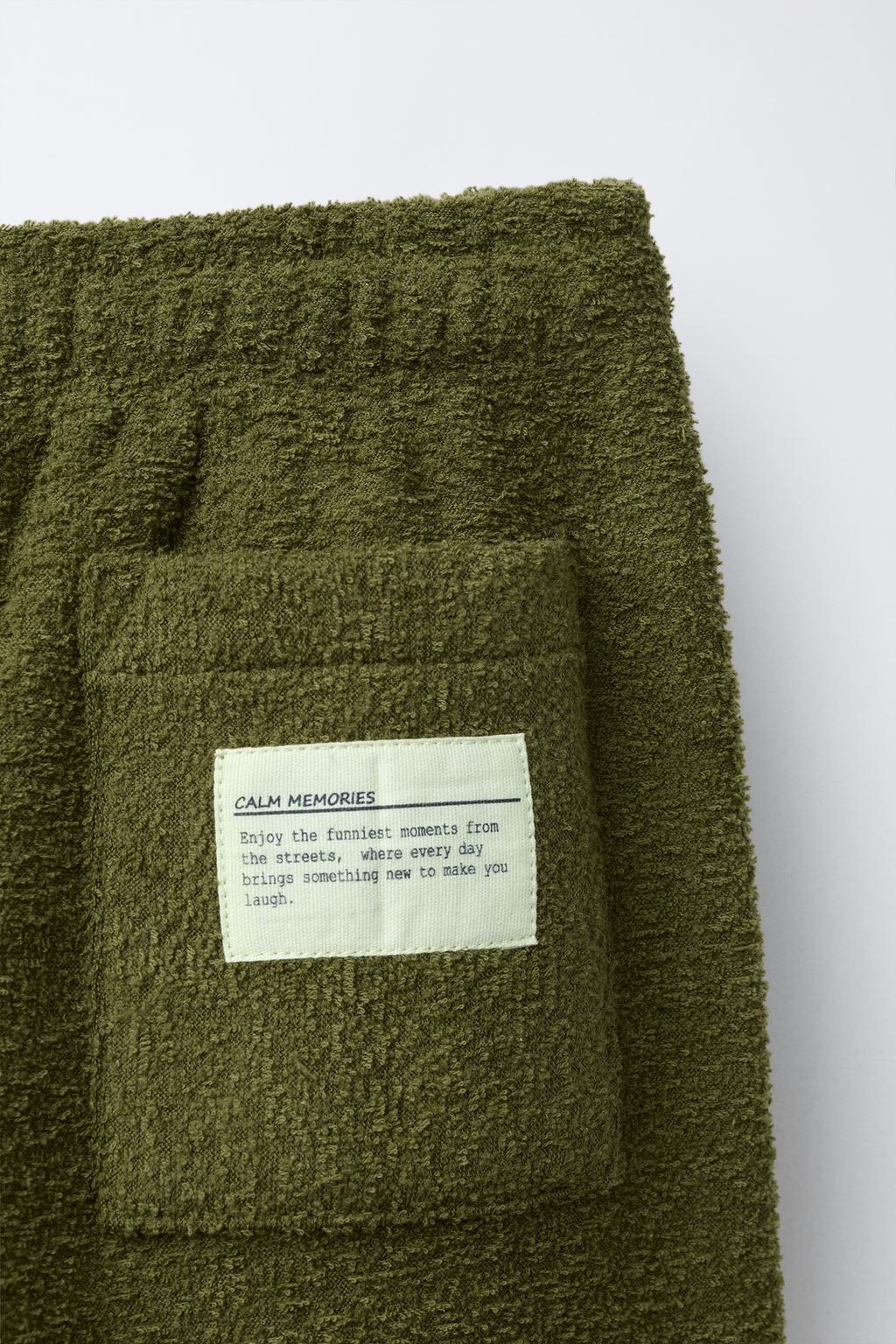 HOODIE SWEATSHIRT AND JOGGER TROUSERS WITH LABEL TEXTURE