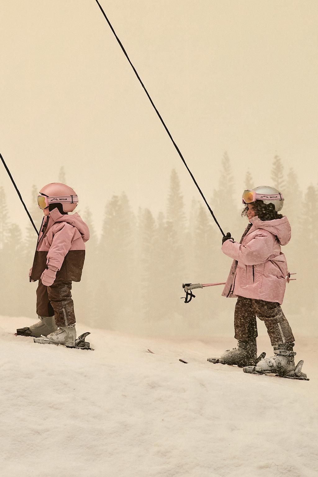 КУРТКА С КАПЮШОНОМ WATERPROOF И WINDPROOF В СТИЛЕ COLOR BLOCK SKI COLLECTION