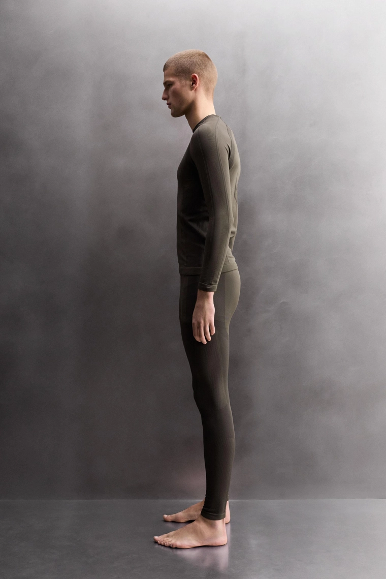 Термофутболка для горных лыж первого слоя