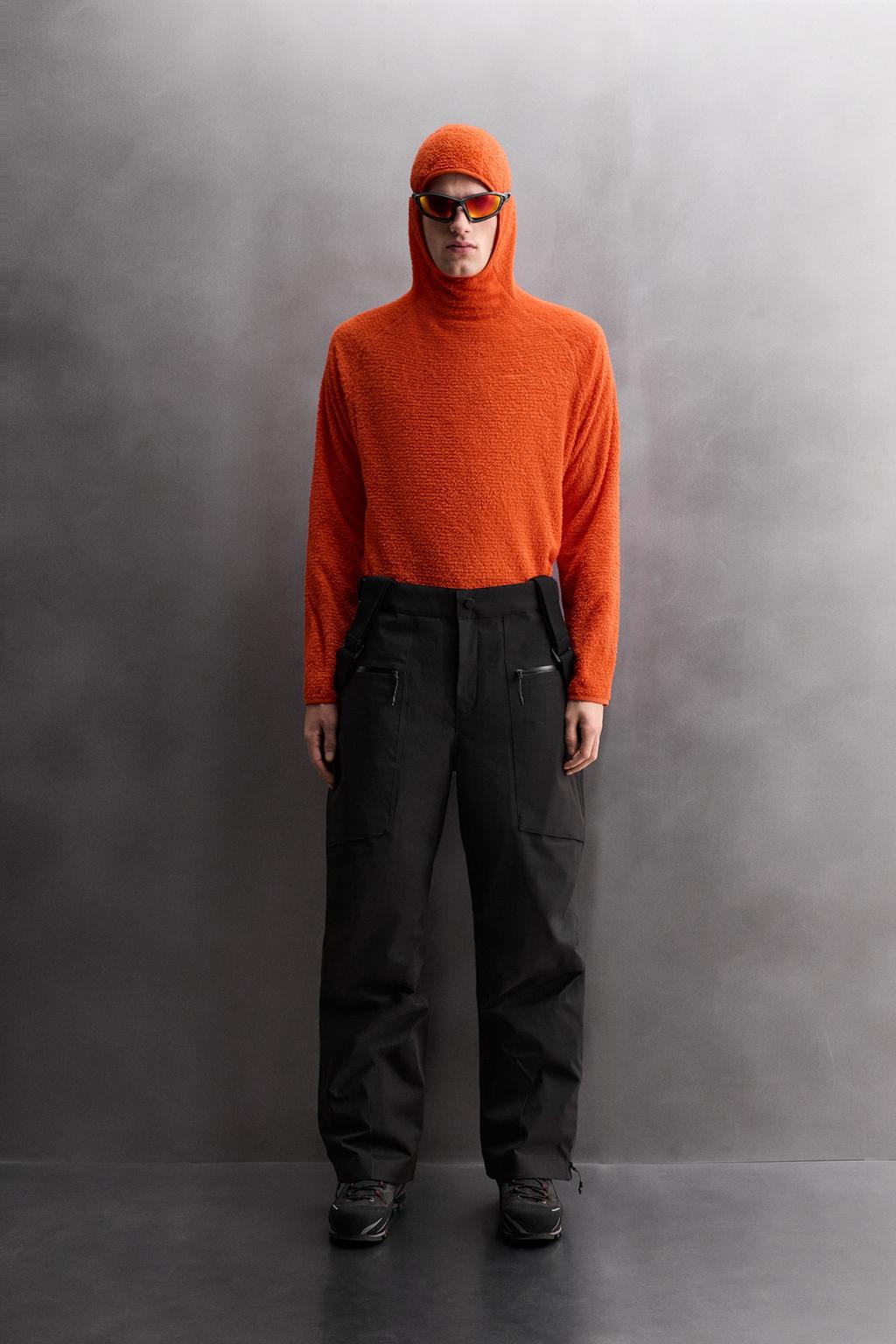 ФЛИСОВАЯ ТОЛСТОВКА С КАПЮШОНОМ И ТЕКСТУРОЙ SKI