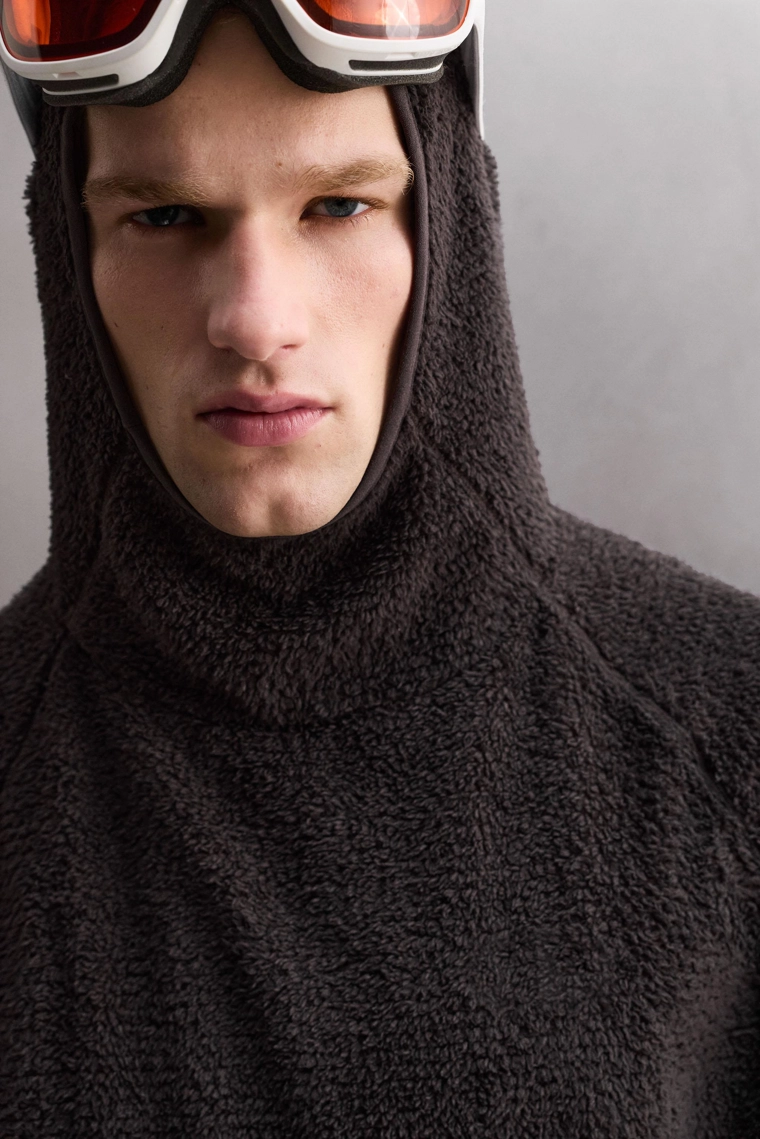 Худи с эффектом искусственного меха для активного отдыха на лыжах zara