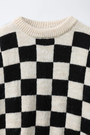 Свитер в клетку «дамка»- Заказать в России