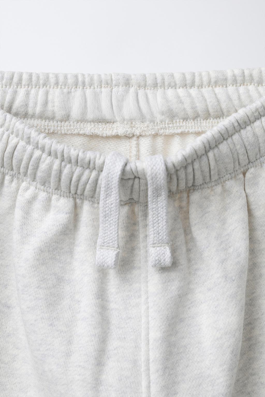 КОМПЛЕКТ ИЗ ТОЛСТОВКИ И БРЮК-ДЖОГГЕРОВ С ВЫШИВКОЙ