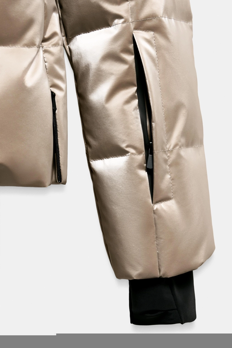 Блестящий ветрозащитный анорак с водоотталкивающим эффектом