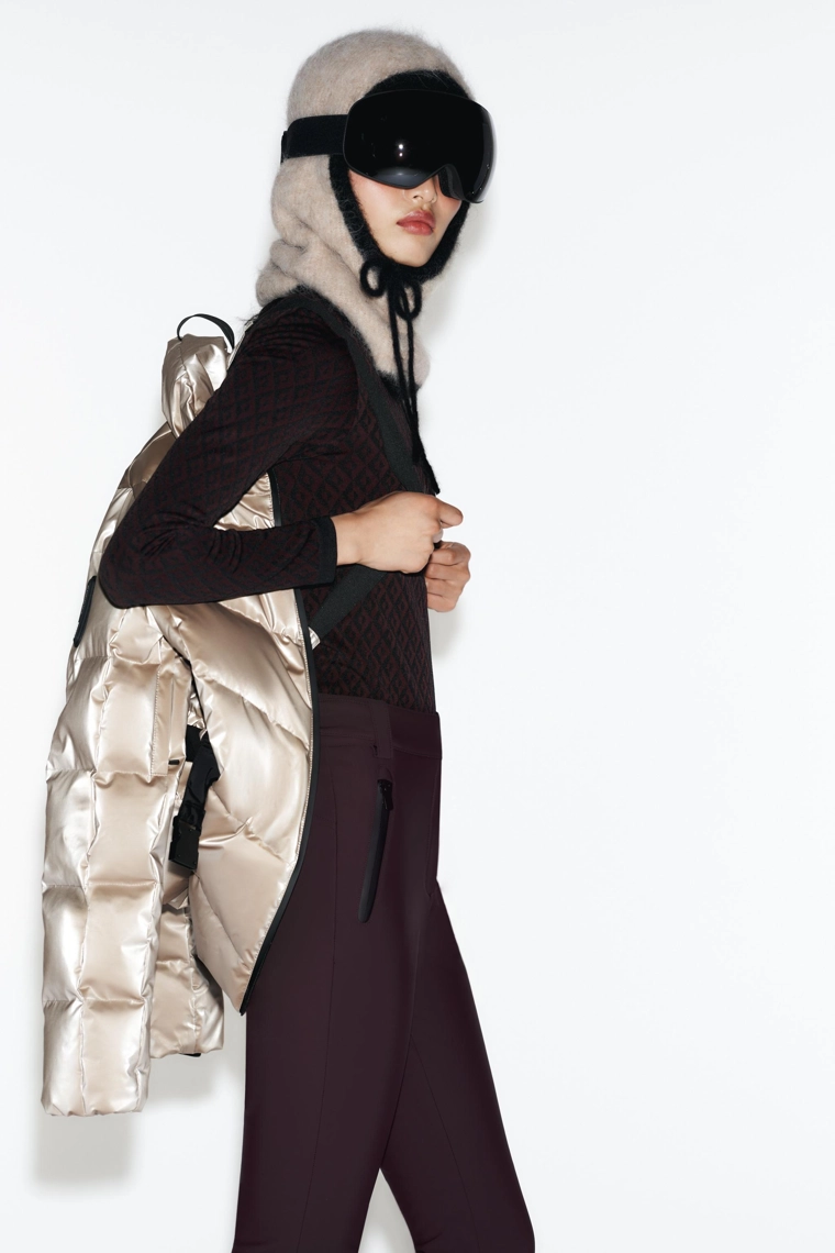 Блестящий ветрозащитный анорак с водоотталкивающим эффектом