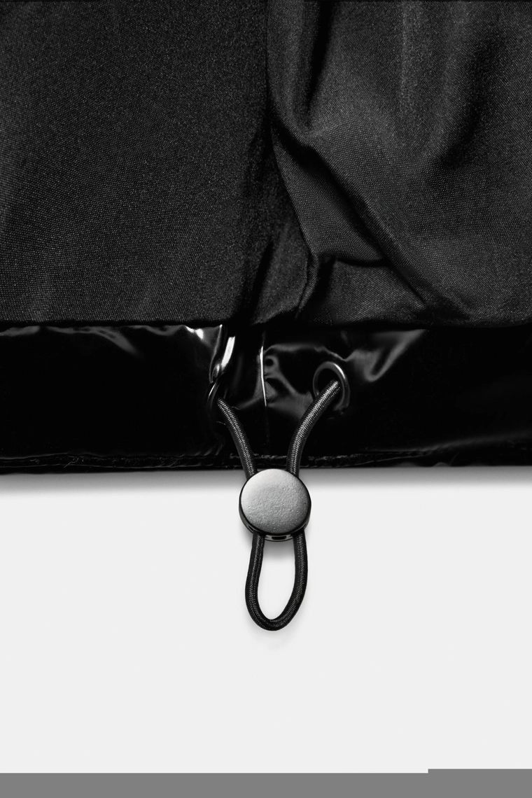 Блестящий ветрозащитный анорак с водоотталкивающим эффектом