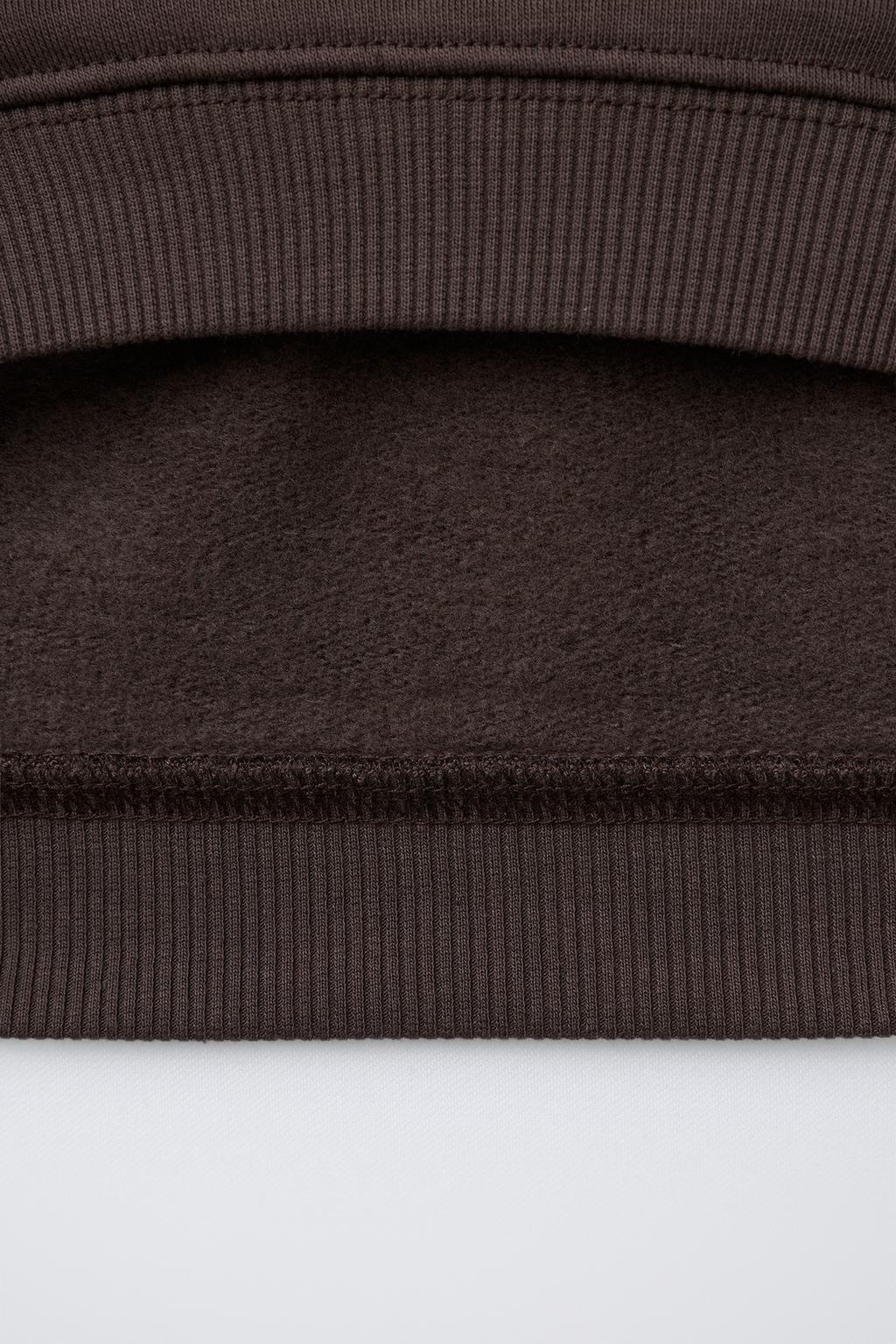 БАЗОВЫЙ КОМПЛЕКТ ДЛЯ БЕГА: ТОЛСТОВКА И БРЮКИ-ДЖОГГЕРЫ С НАШИВКОЙ