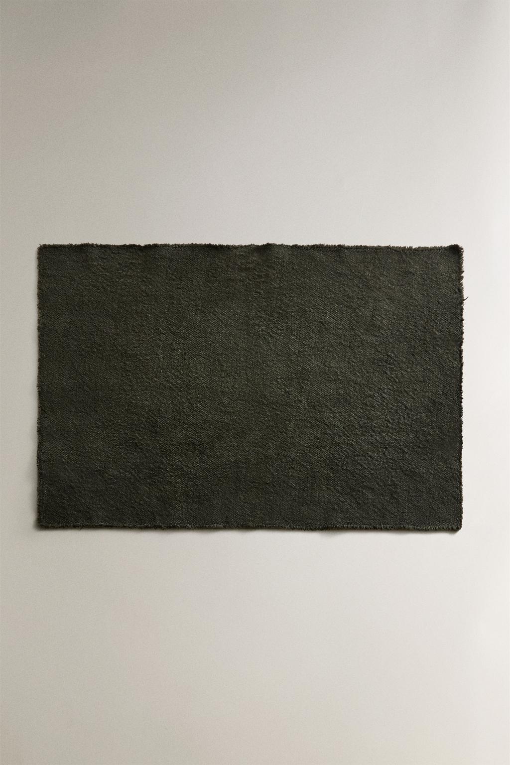 Льняное салфетка с декоративными краями