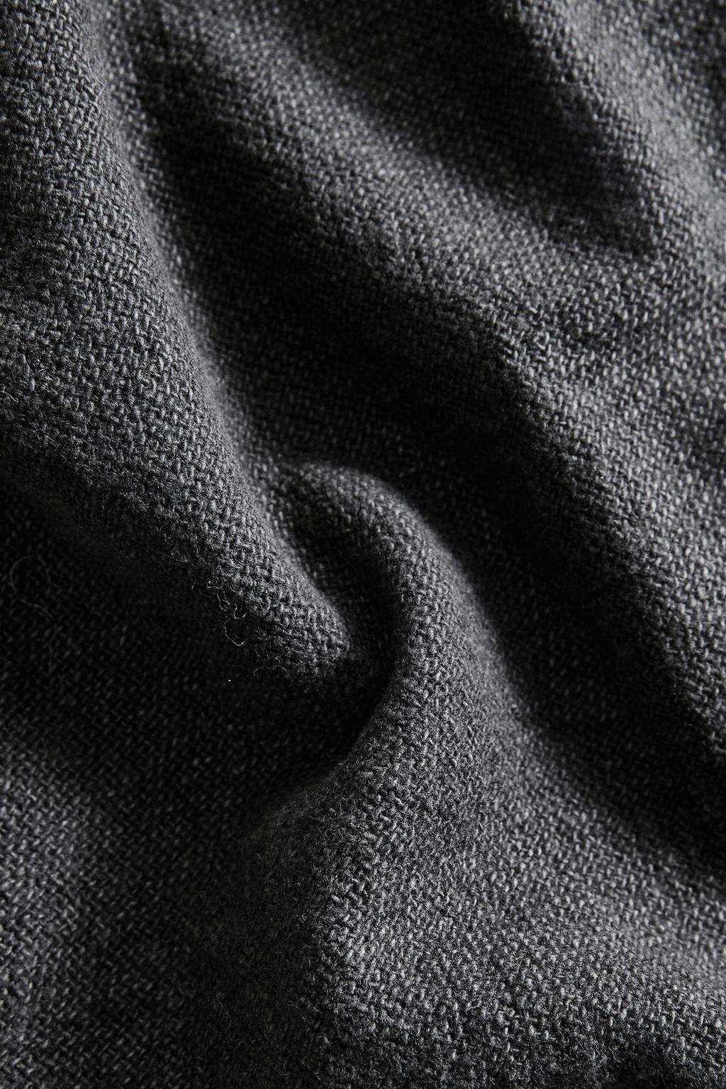 Скатерть из льна с подкрашенным краем