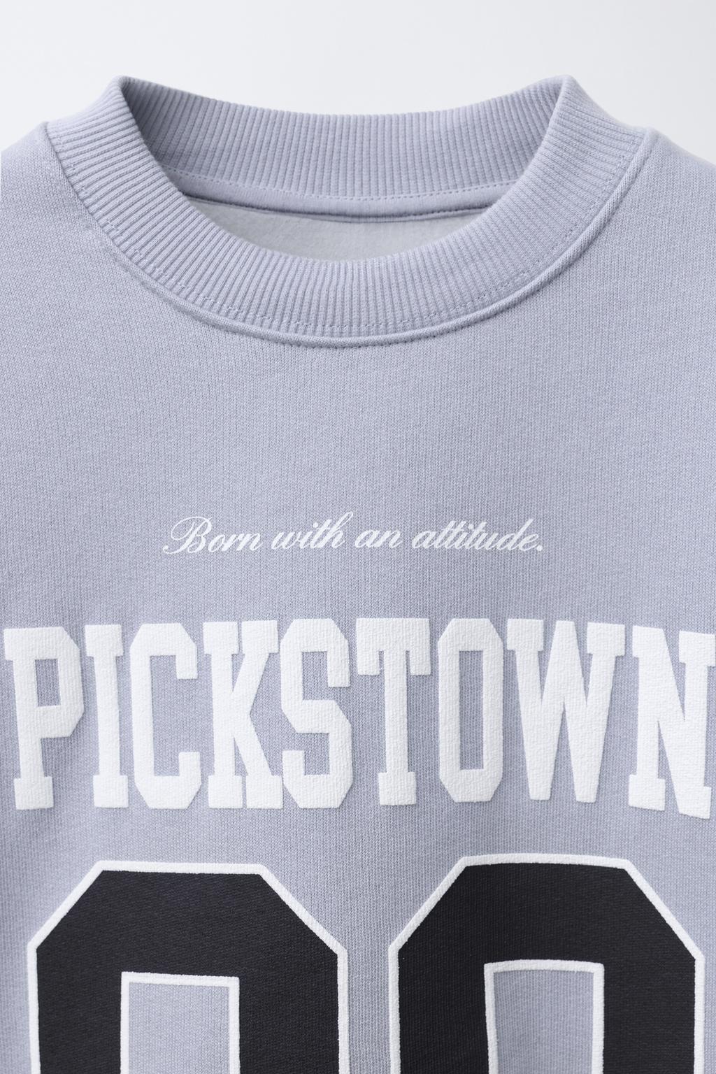 ТОЛСТОВКА С ПРИНТОМ «НОМЕР И НАДПИСЬ»