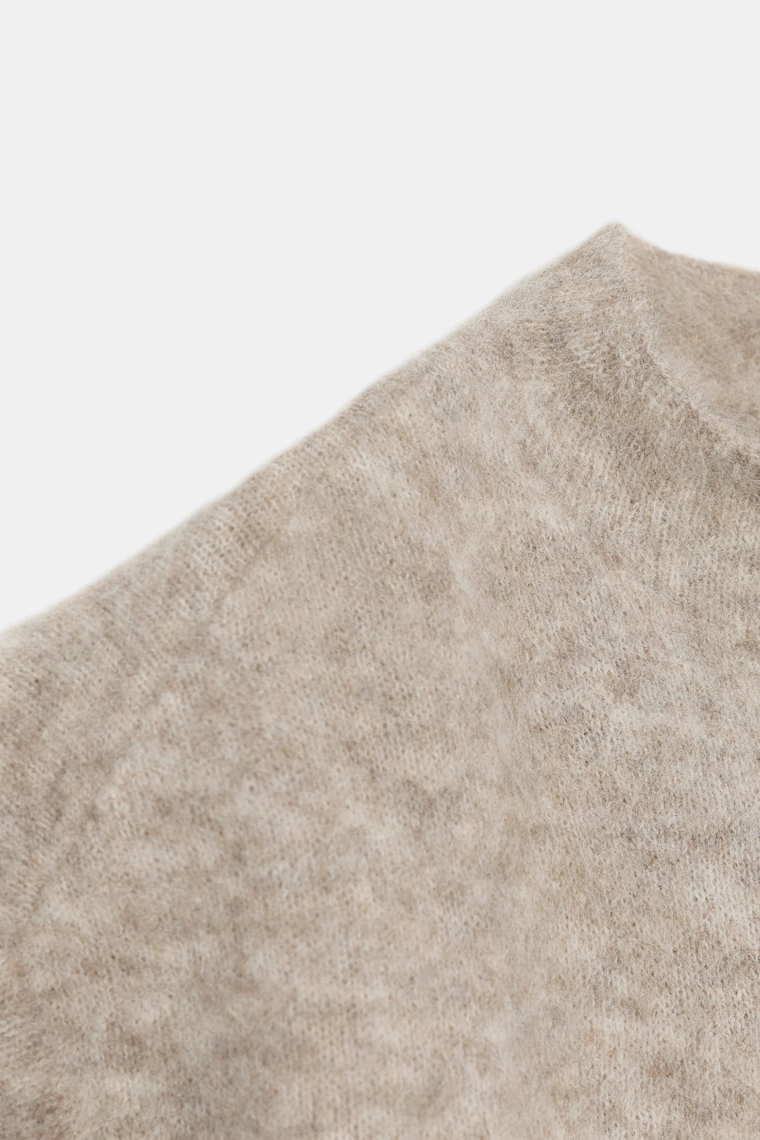 Топ из мягкой альпакиевой смеси с эффектом меха