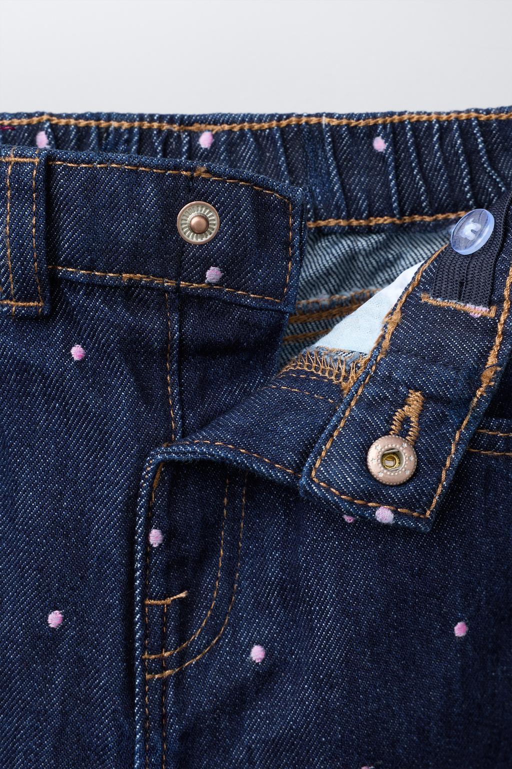 ДЖИНСЫ MOM FIT С ВЫШИВКОЙ